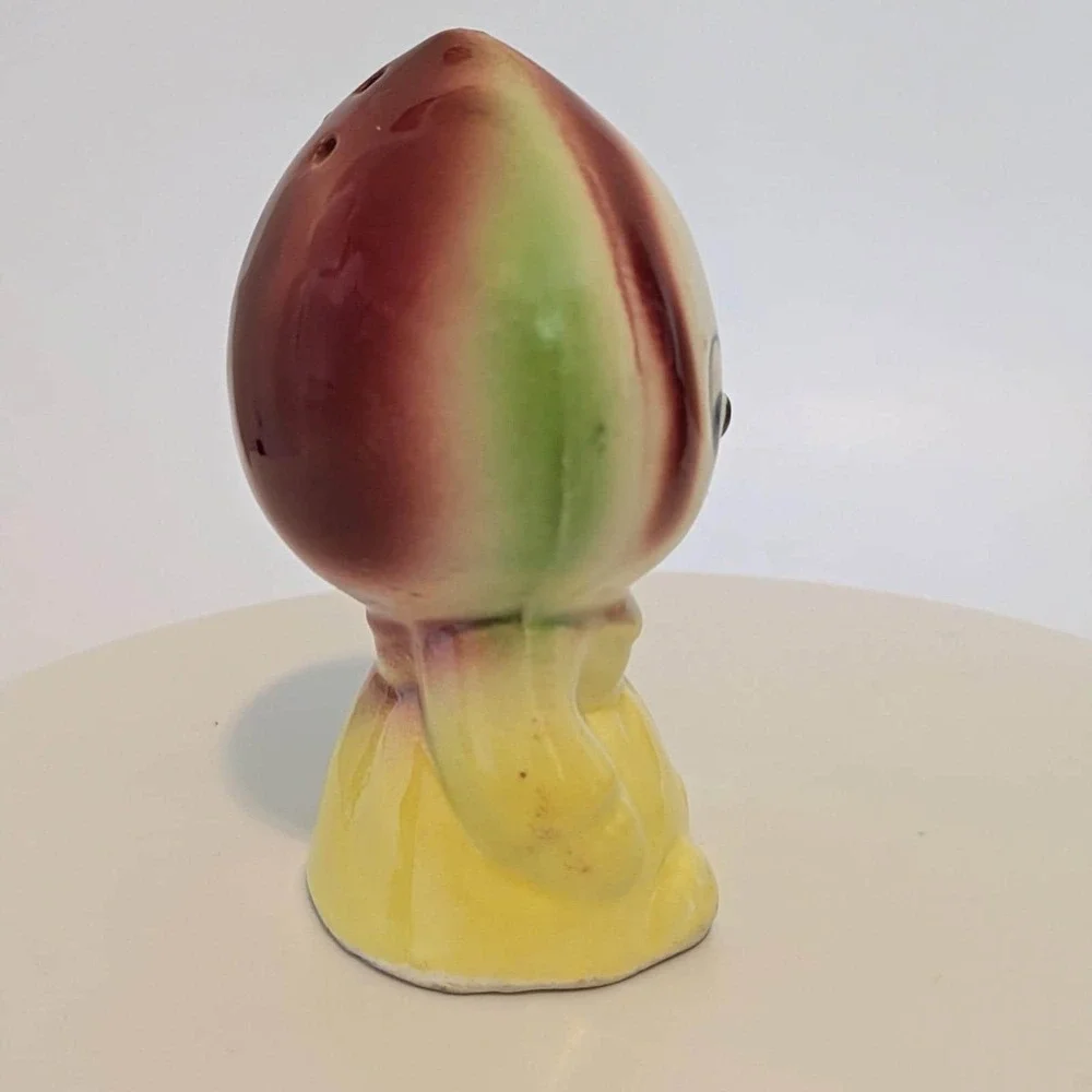 Vintage Vegetable Head People Anthropomorphic Salt And Pepper Apple Onion